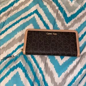 Calvin Klein Zip Wallet